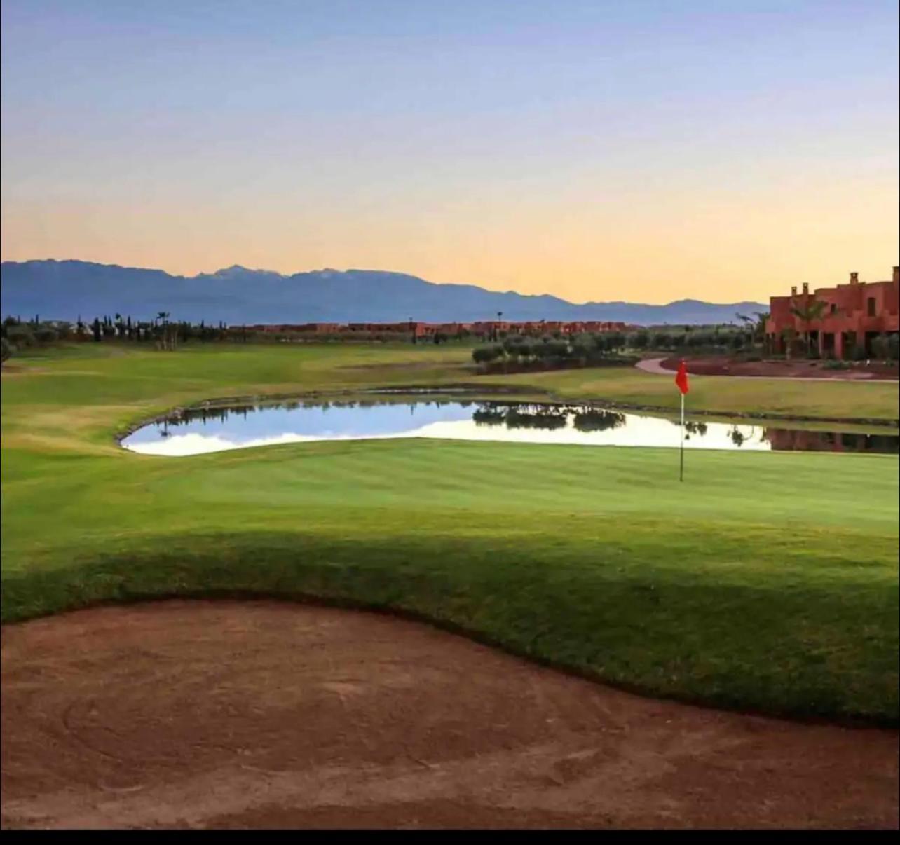 Mini-Villa Situee Dans Une Residence Prestigia A Marrakech, Avec Une Vue Sur La Piscine Et Le Golf Une Securite 24H Sur 24 Et Une Proximite Ideale De L Aeroport 5 Minutes C Est Une Offre Parfaite Pour Des Vacances مراكش المظهر الخارجي الصورة