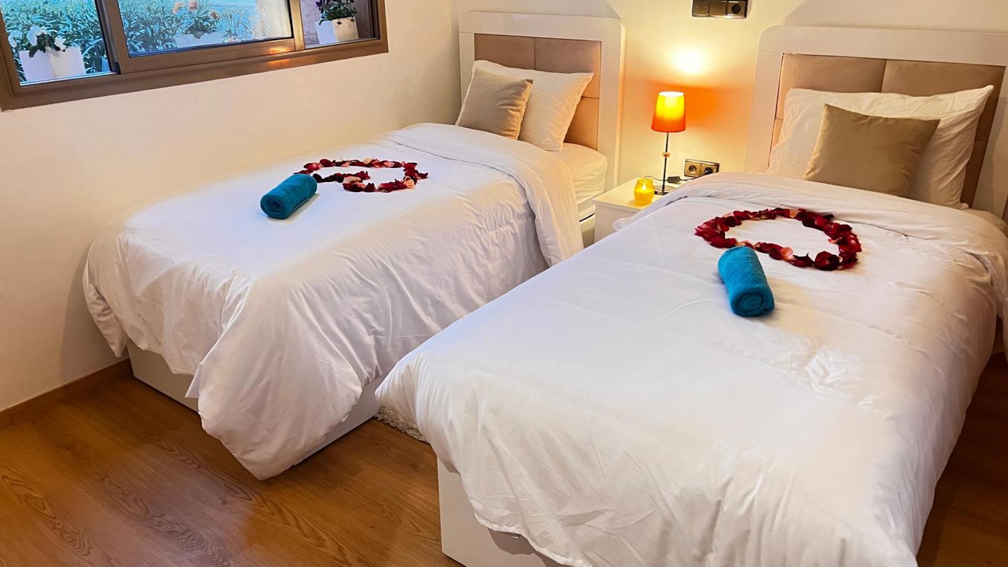 Mini-Villa Situee Dans Une Residence Prestigia A Marrakech, Avec Une Vue Sur La Piscine Et Le Golf Une Securite 24H Sur 24 Et Une Proximite Ideale De L Aeroport 5 Minutes C Est Une Offre Parfaite Pour Des Vacances مراكش المظهر الخارجي الصورة
