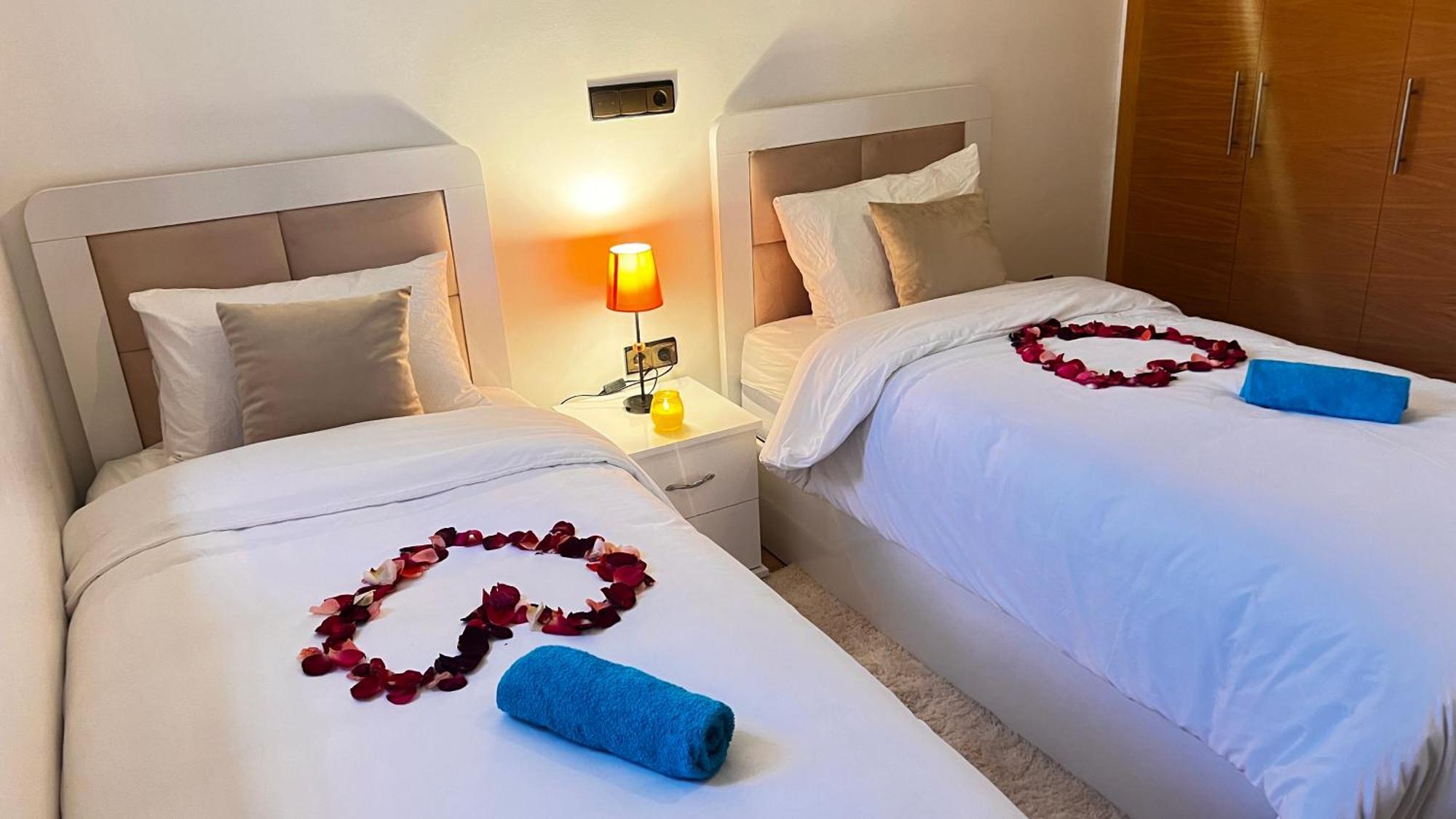 Mini-Villa Situee Dans Une Residence Prestigia A Marrakech, Avec Une Vue Sur La Piscine Et Le Golf Une Securite 24H Sur 24 Et Une Proximite Ideale De L Aeroport 5 Minutes C Est Une Offre Parfaite Pour Des Vacances مراكش المظهر الخارجي الصورة