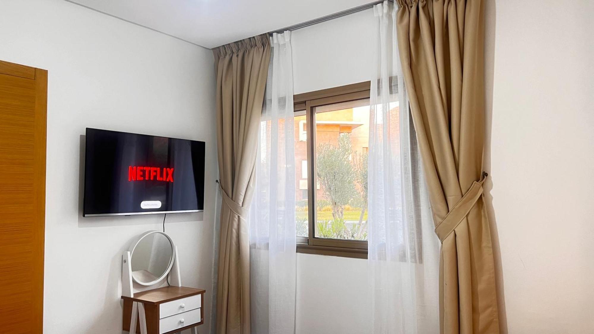 Mini-Villa Situee Dans Une Residence Prestigia A Marrakech, Avec Une Vue Sur La Piscine Et Le Golf Une Securite 24H Sur 24 Et Une Proximite Ideale De L Aeroport 5 Minutes C Est Une Offre Parfaite Pour Des Vacances مراكش المظهر الخارجي الصورة